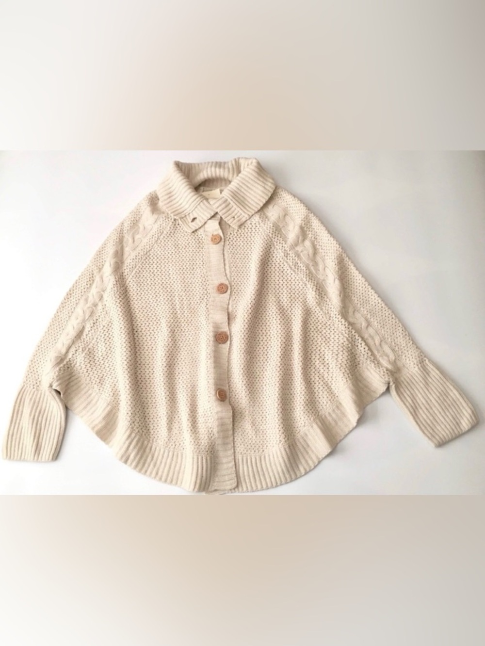 UGG Maribeth Heavyweight Knit Cape Sweater with cable knit design size XS/S